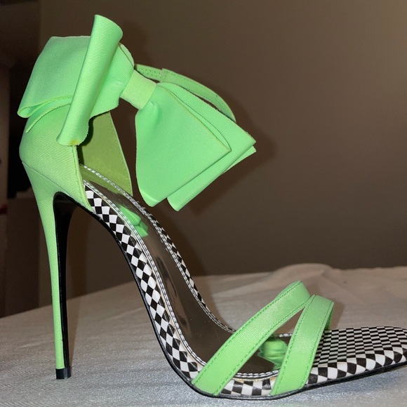 ASOS DESIGN x Christian Cowan bow high heels - Picture 9 of 10